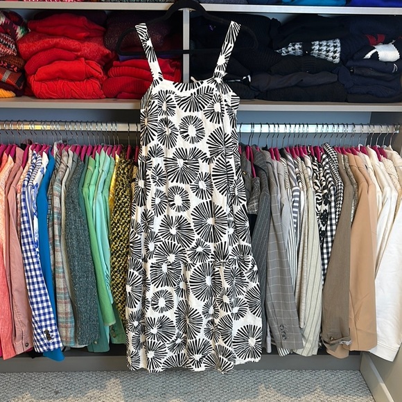 LOFT Dresses & Skirts - LOFT Black and White Floral-Geo Midi Dress